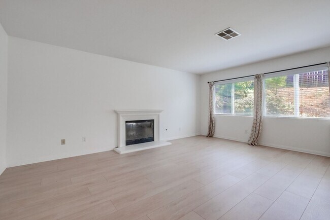 Building Photo - Upgraded Executive Home in Rancho Santalina