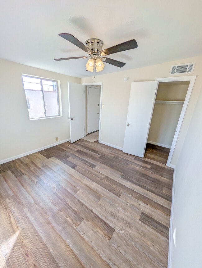 Building Photo - 3524 Mobile Ave