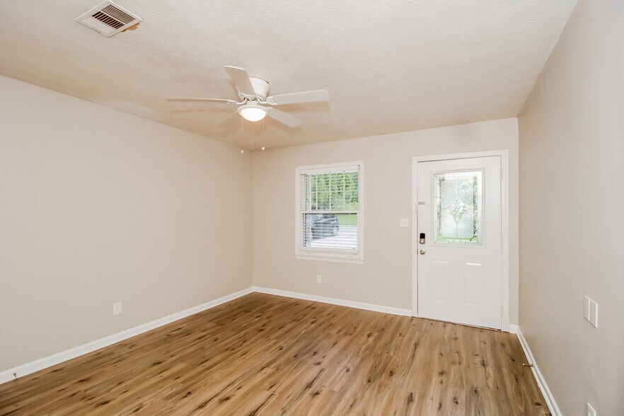 Building Photo - 6325 Wellington Way