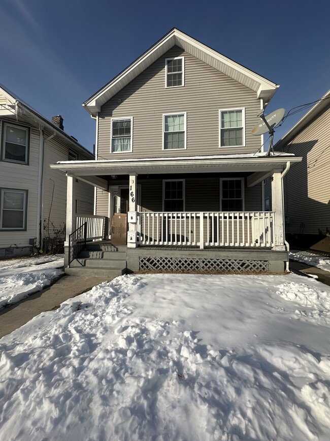 Building Photo - 166 W Washington Ave