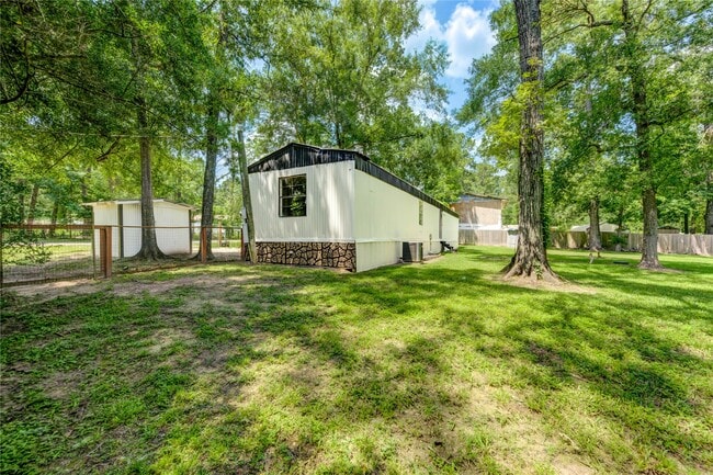 Building Photo - 26342 Hunters Trail