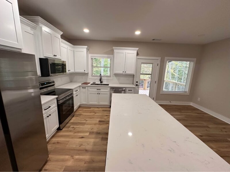 Building Photo - 7280 Franklin Way