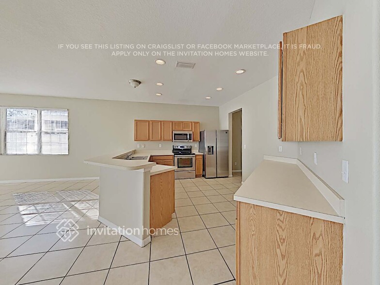 Building Photo - 325 Vine Cliff St