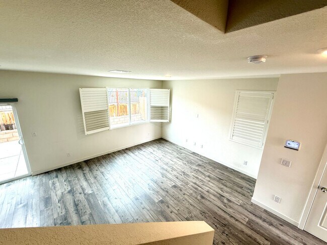 Building Photo - Beautiful Newer 3 Bedroom Townhome in the North Valleys!