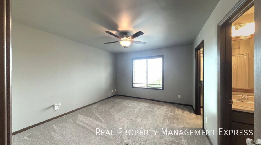 Building Photo - Modern 3 Bed, 2.5 Bath with Loft | Located in Southeast Sioux Falls
