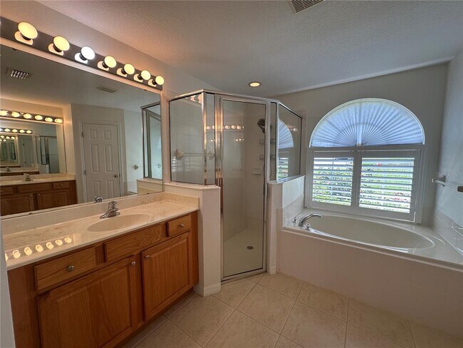 Building Photo - 10955 Lemay Dr