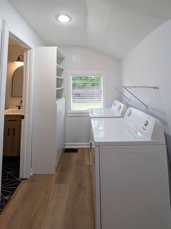 Building Photo - 520 48th St S