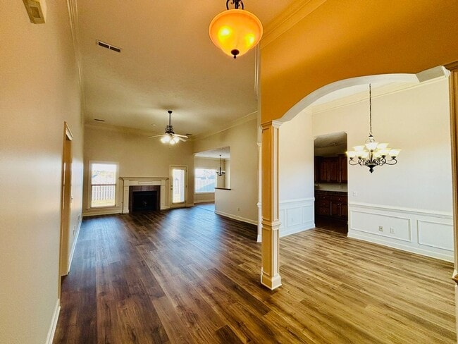 Building Photo - Walnut Trace Subdivision