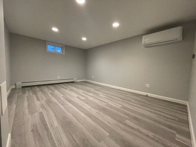 Building Photo - 138 Pine Grove Dr