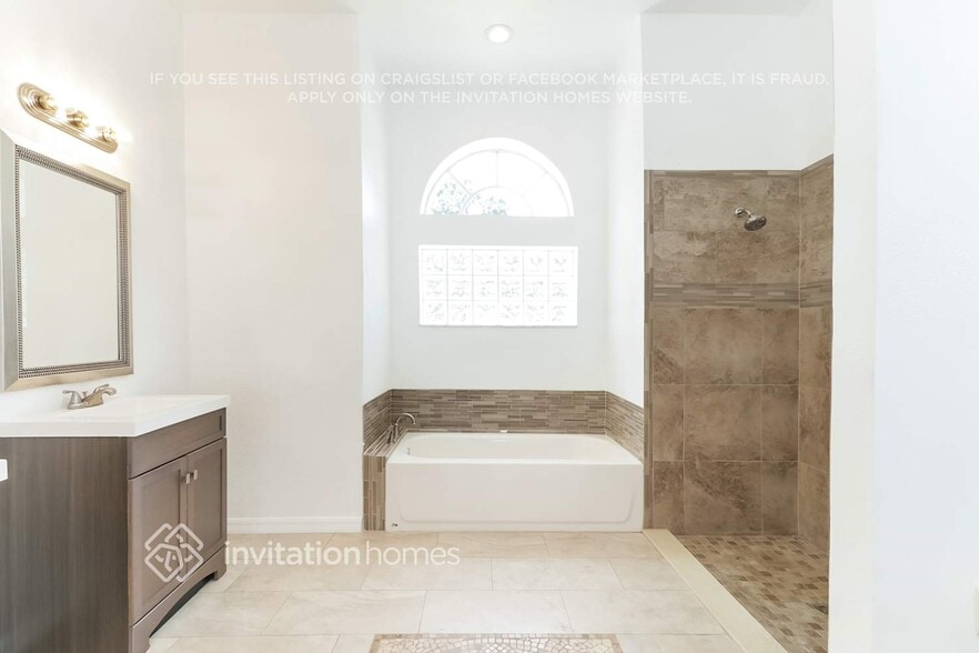 Building Photo - 4924 Canterbury Dr