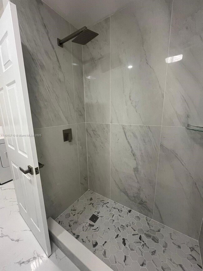 Building Photo - 2138 Amstead St