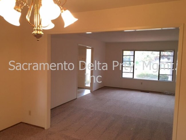 Building Photo - 5037 Olive Oak Way