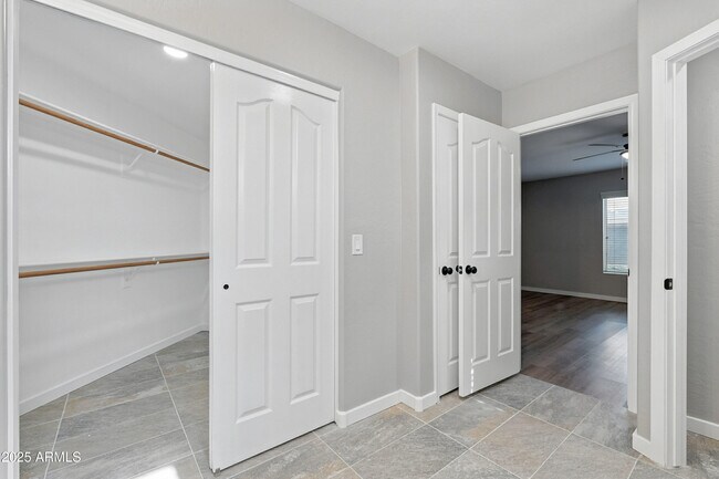 Building Photo - 3735 E Rousay Dr