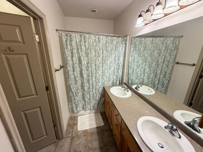 Building Photo - 1255 Wolf Hollow Ln