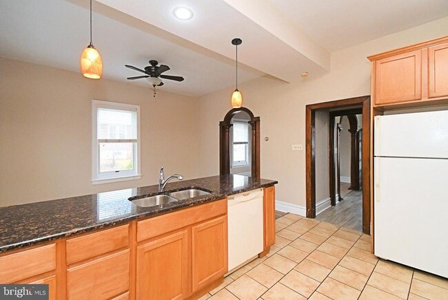 Building Photo - 778 Starr St