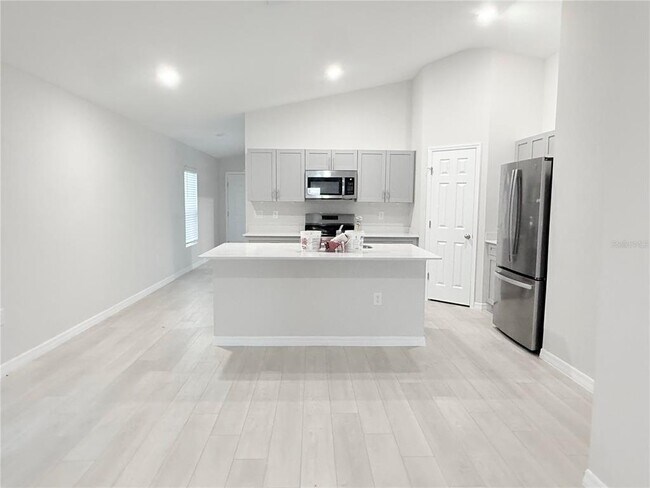 Building Photo - 12163 Cattleside Dr