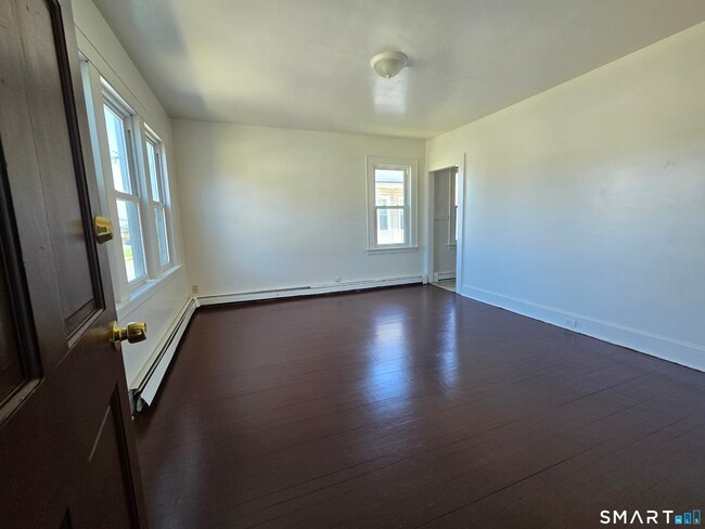Building Photo - 125 Hollister Ave