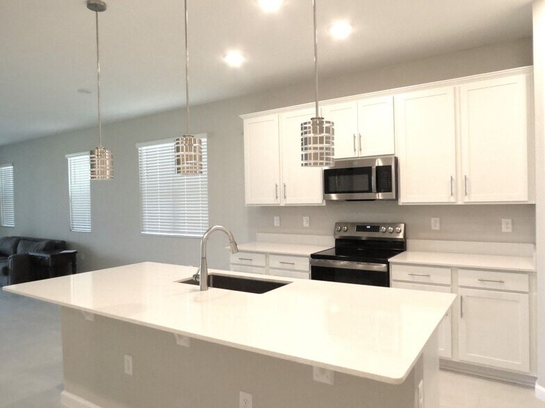 Building Photo - 917 Heirloom Dr