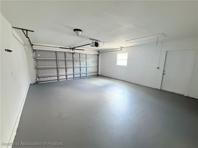 Building Photo - 944 Galaxy Ave