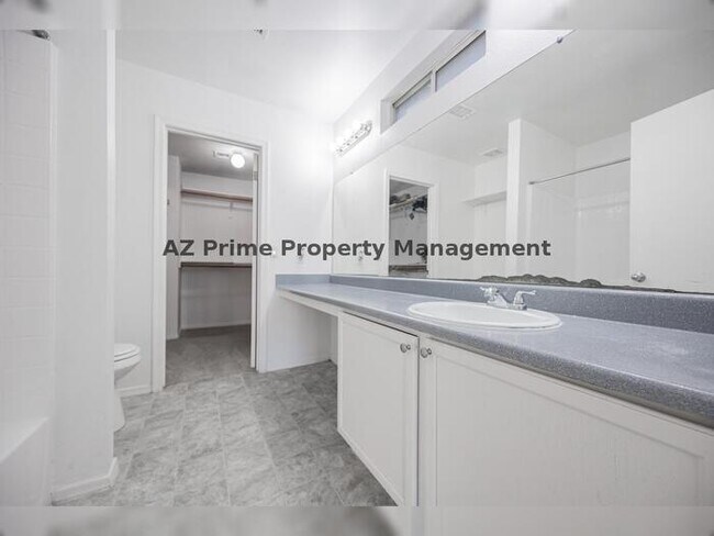 Building Photo - 11595 W Holly St