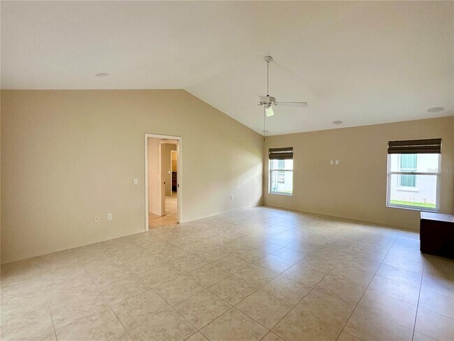 Building Photo - 5024 Southern Pine Cir