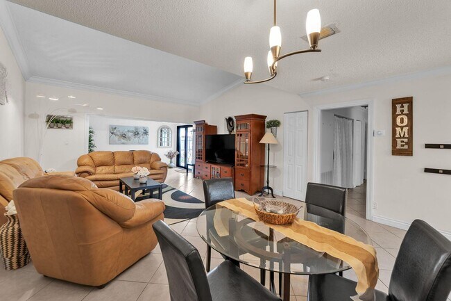 Building Photo - 2924 NW 69th Ct