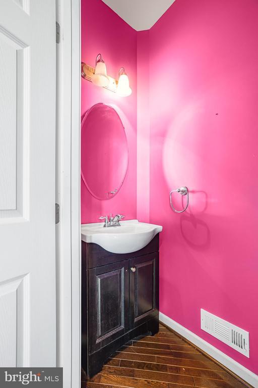 Building Photo - 206 Markham Ct