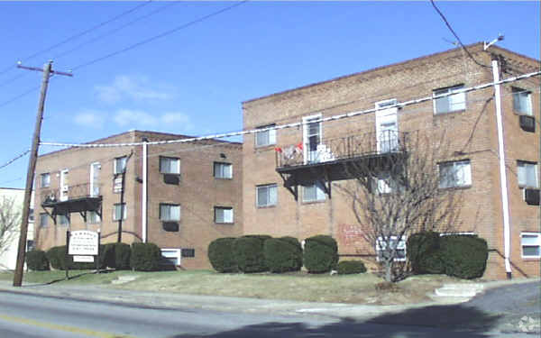 Building Photo - Elkins Court Apartments