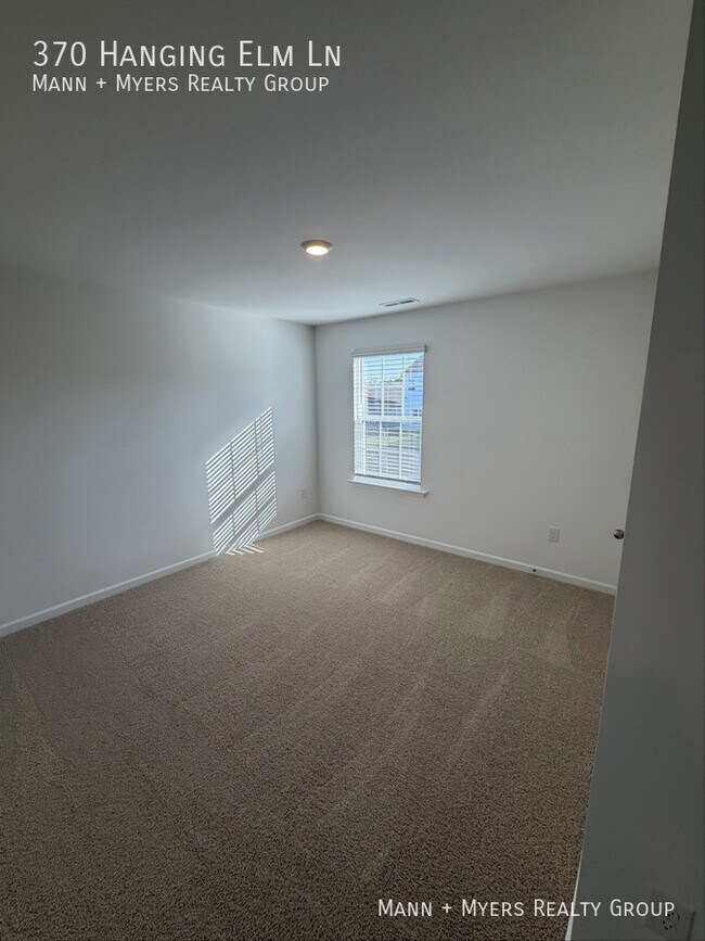 Building Photo - 370 Hanging Elm Ln