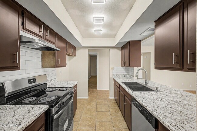 Building Photo - 4828 W Palo Verde Ave
