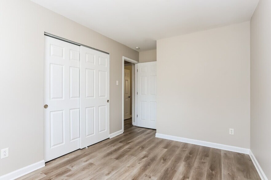 Building Photo - 3035 Oriental Dr