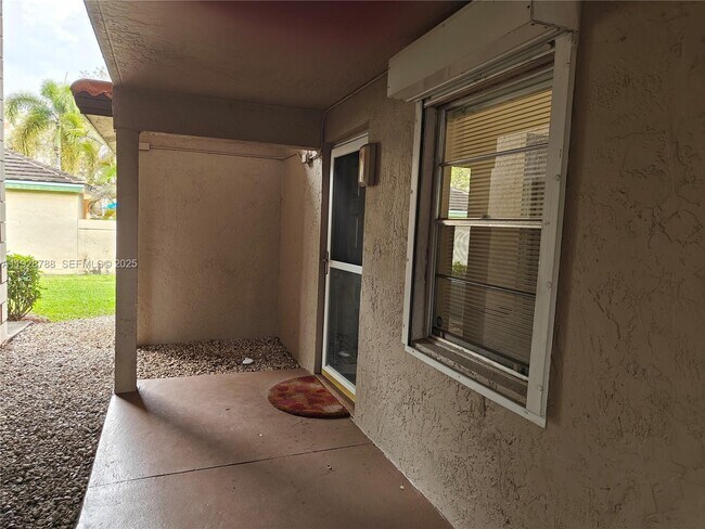 Building Photo - 8750 Royal Palm Blvd