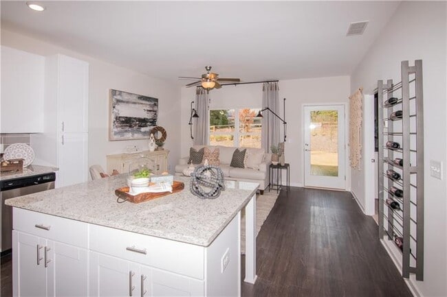 Building Photo - 59 Dawson Club Dr