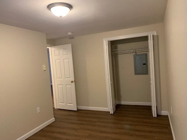 Building Photo - 7 Bayberry Rd