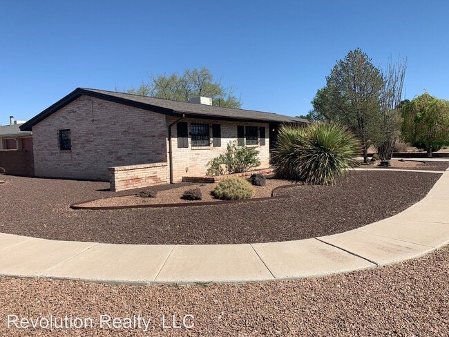 Building Photo - 3 br, 2 bath House - 1900 Carlyle Drive