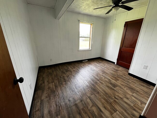 Building Photo - 544 Gibson Station Rd