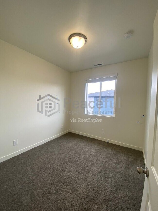 Building Photo - 1036 W 530 S