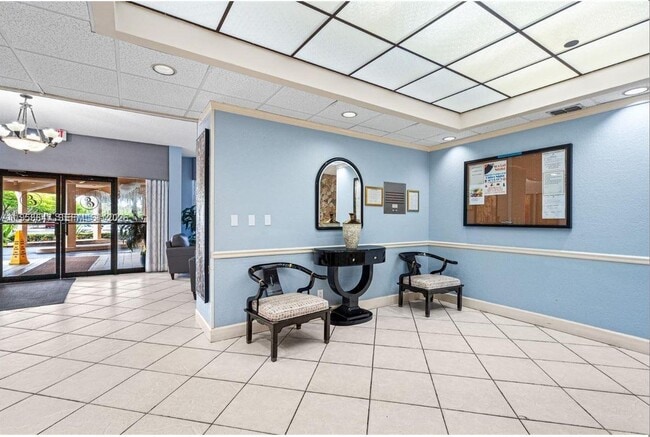 Building Photo - 1000 St Charles Pl