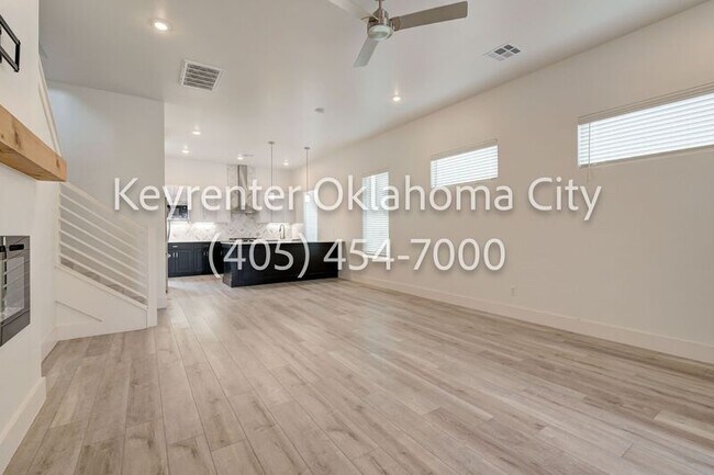 Building Photo - 2544 NW 130th St