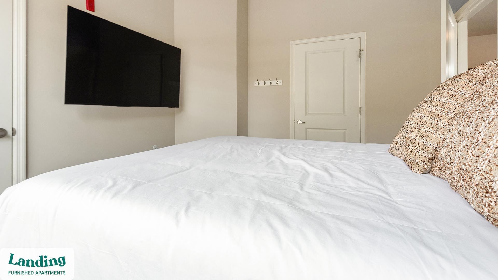 Building Photo - 4050 W Pine Blvd