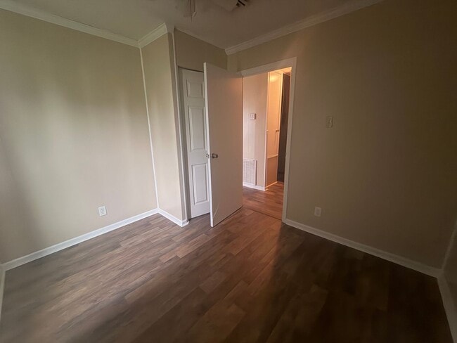 Building Photo - FOR RENT in LAFAYETTE!