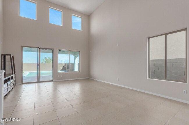 Building Photo - 19740 W Palo Verde Dr