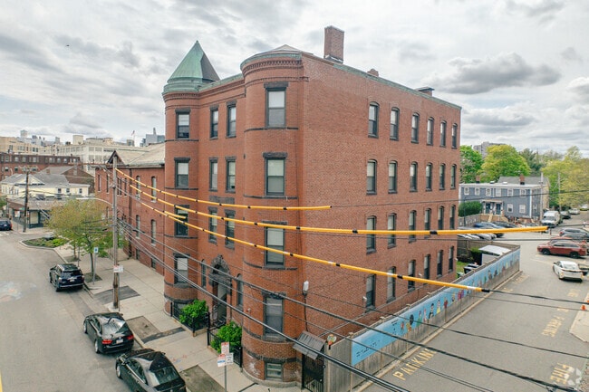 Building Photo - 109 Windsor St