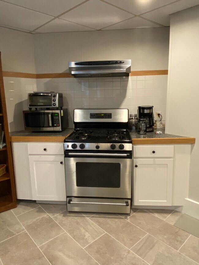 New Kitchen Cabinets - 7 Bay St