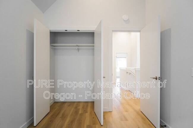 Building Photo - 6794 N McKenna Ave