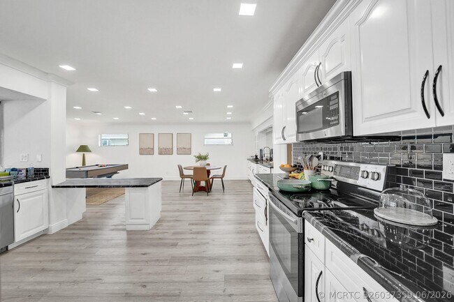 Building Photo - 3630 N 55th Ave