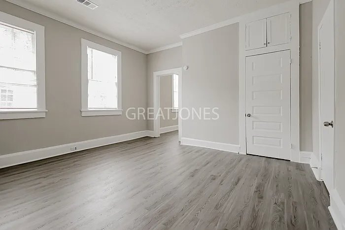 Building Photo - 8 Beechwood Heights