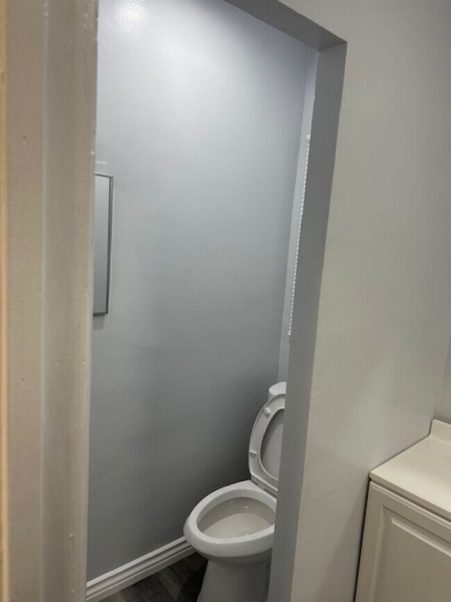 Building Photo - 6003 Klump Ave