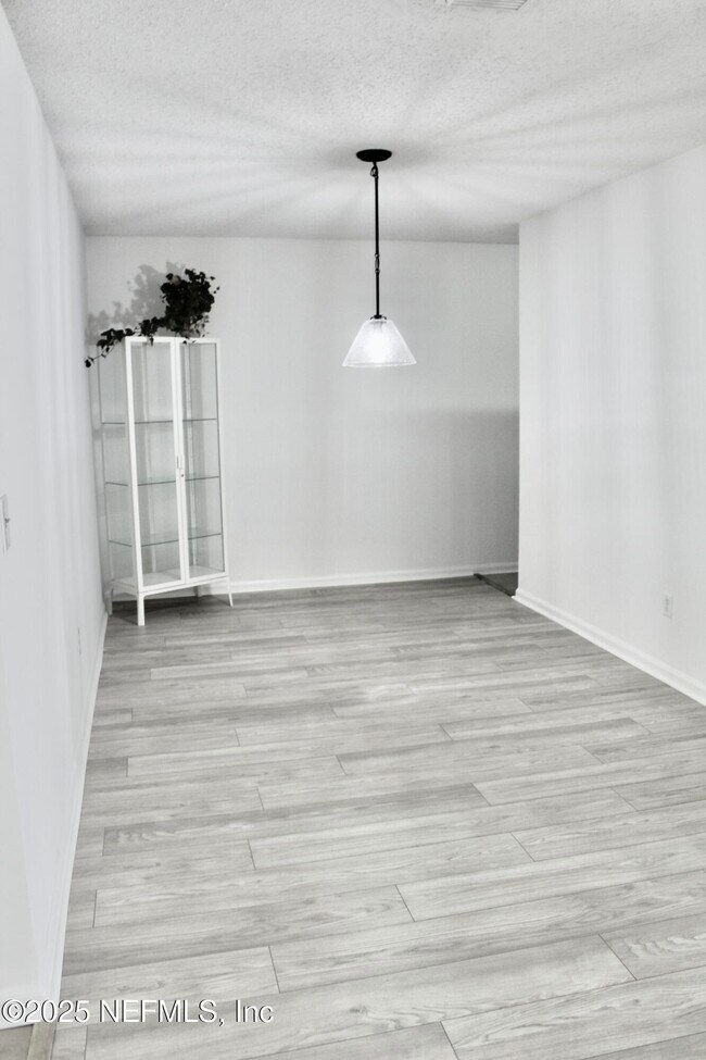 Building Photo - 12627 Enchanted Hollow Dr