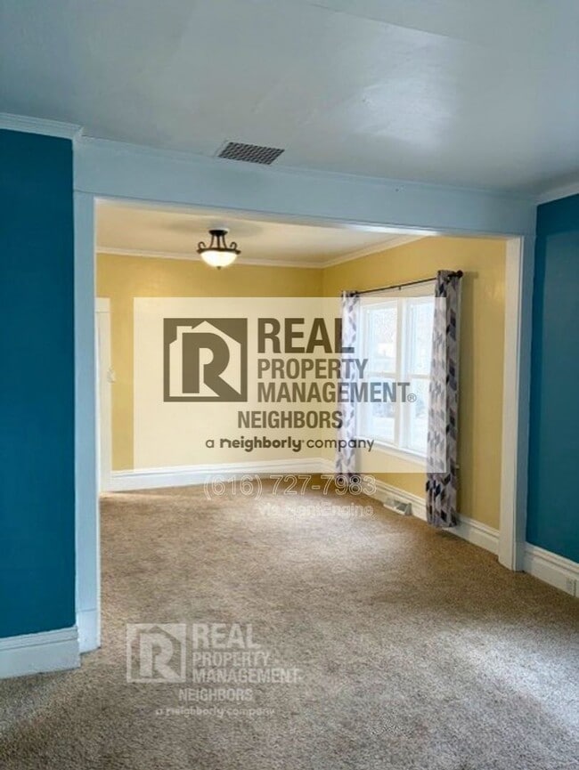 Building Photo - 88 E 18th St